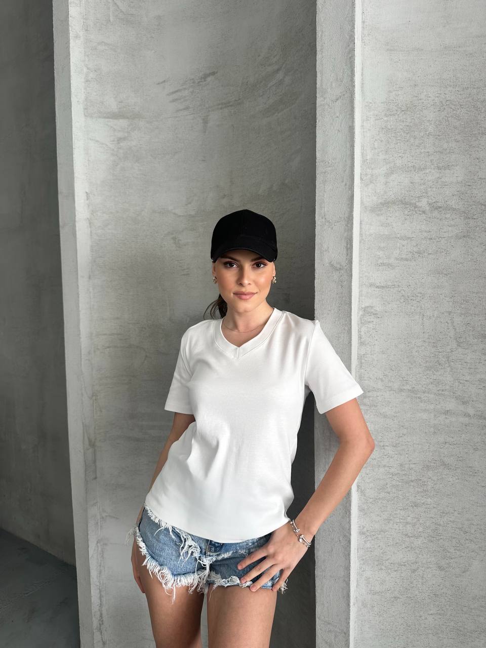 MASSIMO DUTTI V YAKA BASİC T-SHIRT