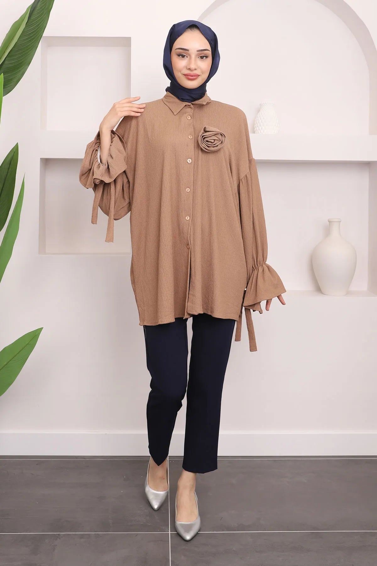 KOL DETAYLI BRONŞLU GÖMLEK