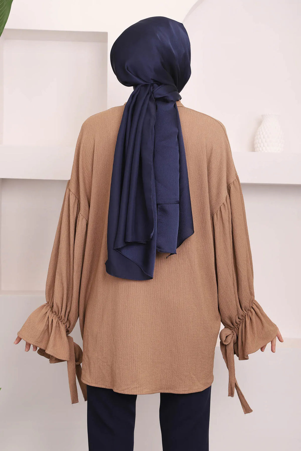 KOL DETAYLI BRONŞLU GÖMLEK