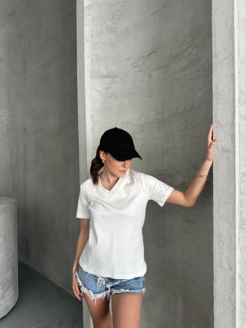 MASSIMO DUTTI V YAKA BASİC T-SHIRT