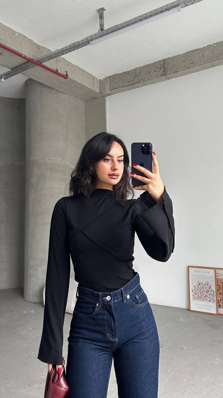 TERS DİKİŞ DETAY BLUZ