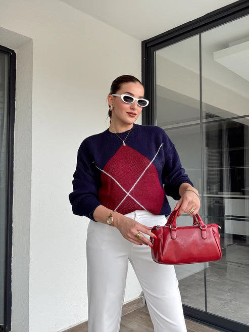 KLASİK BAKLAVA DESENLİ LACİVERT KAZAK