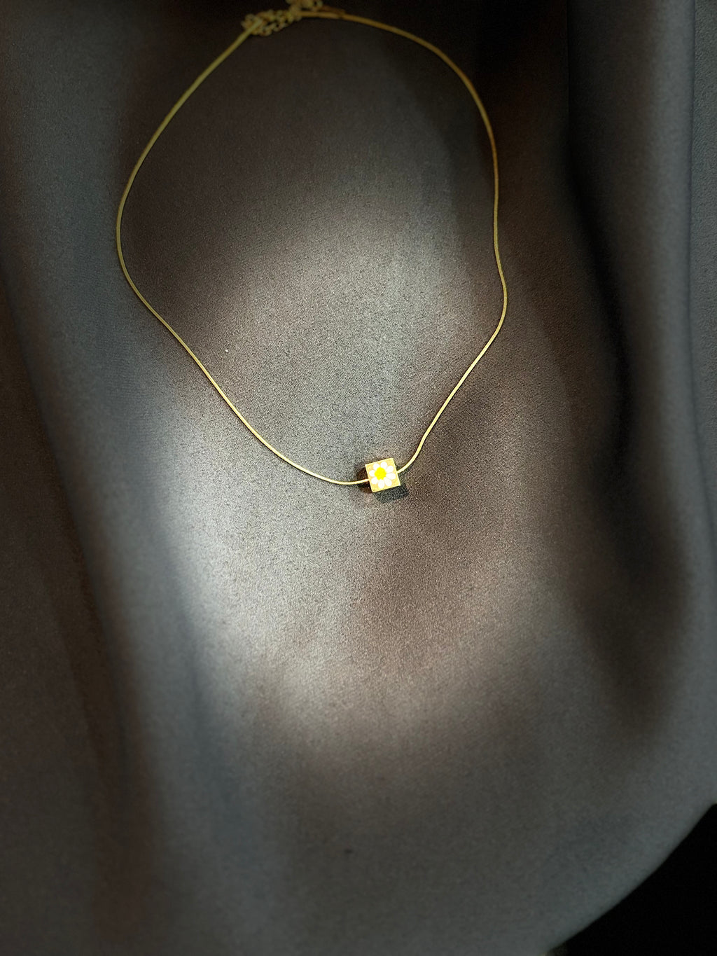 PAPATYALI KARE KOLYE