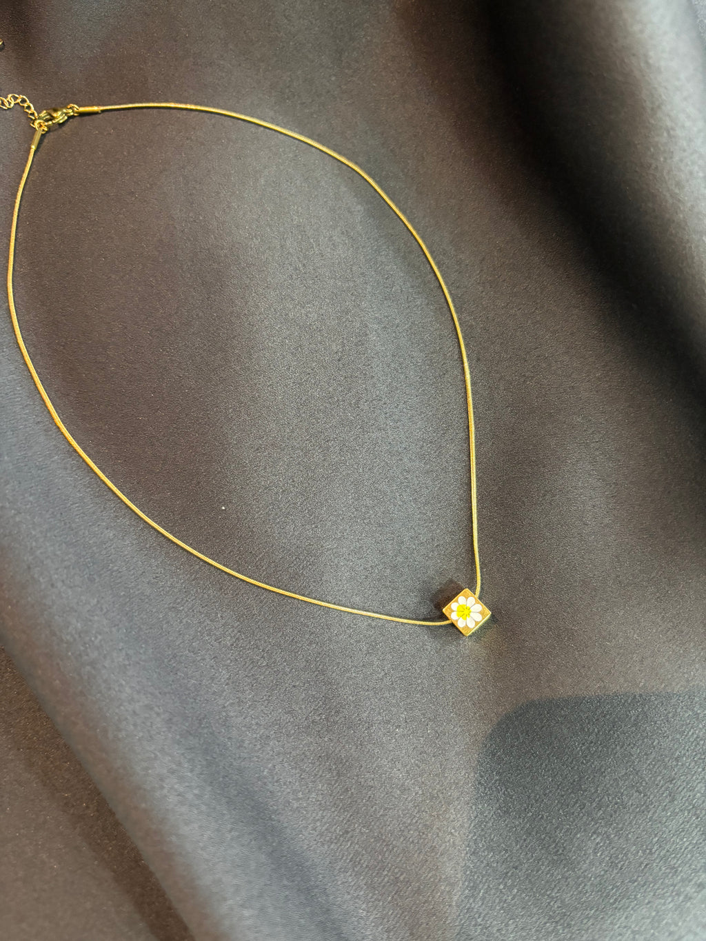 PAPATYALI KARE KOLYE