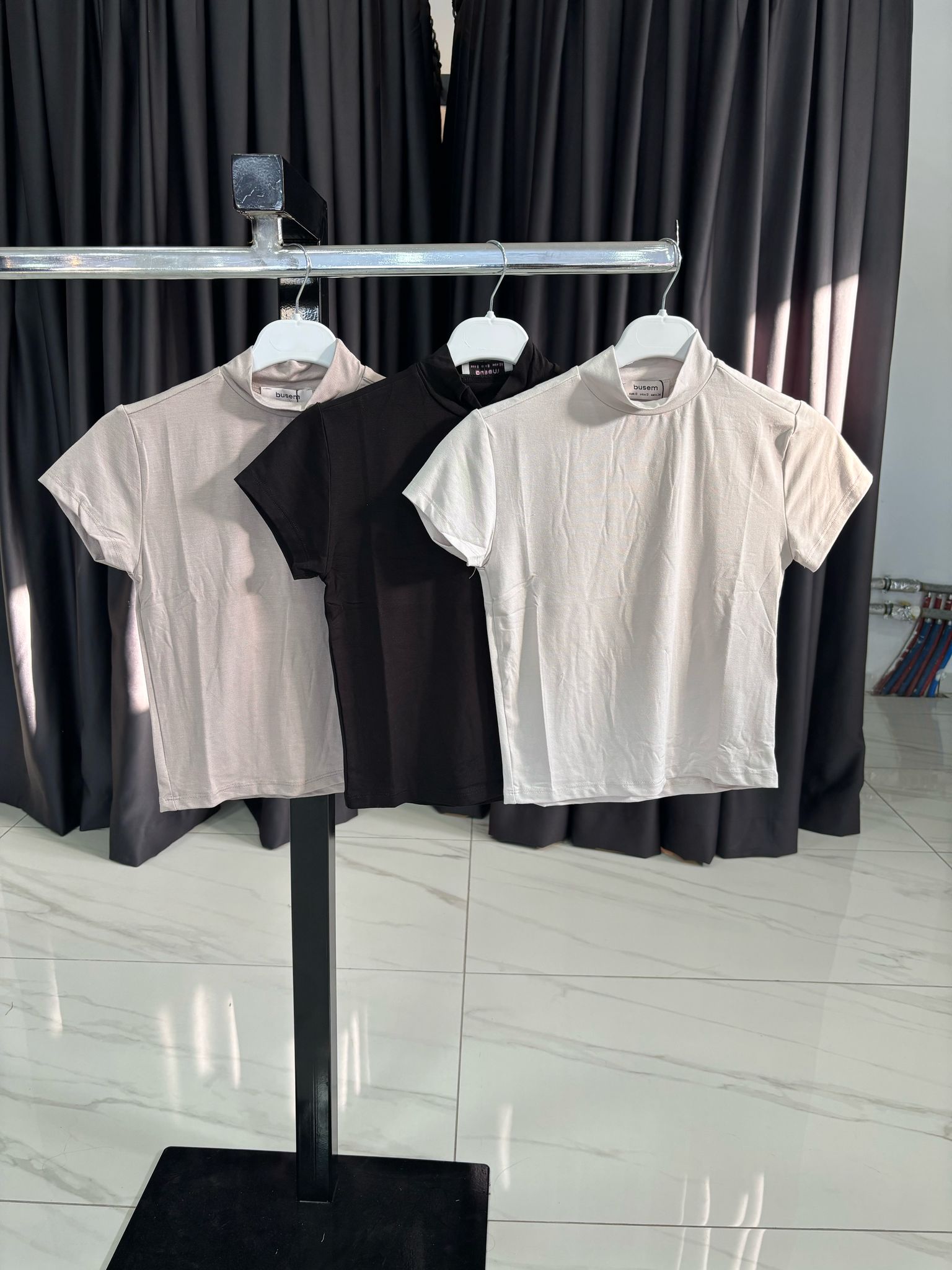 BUSEM KISA FİT BLUZ