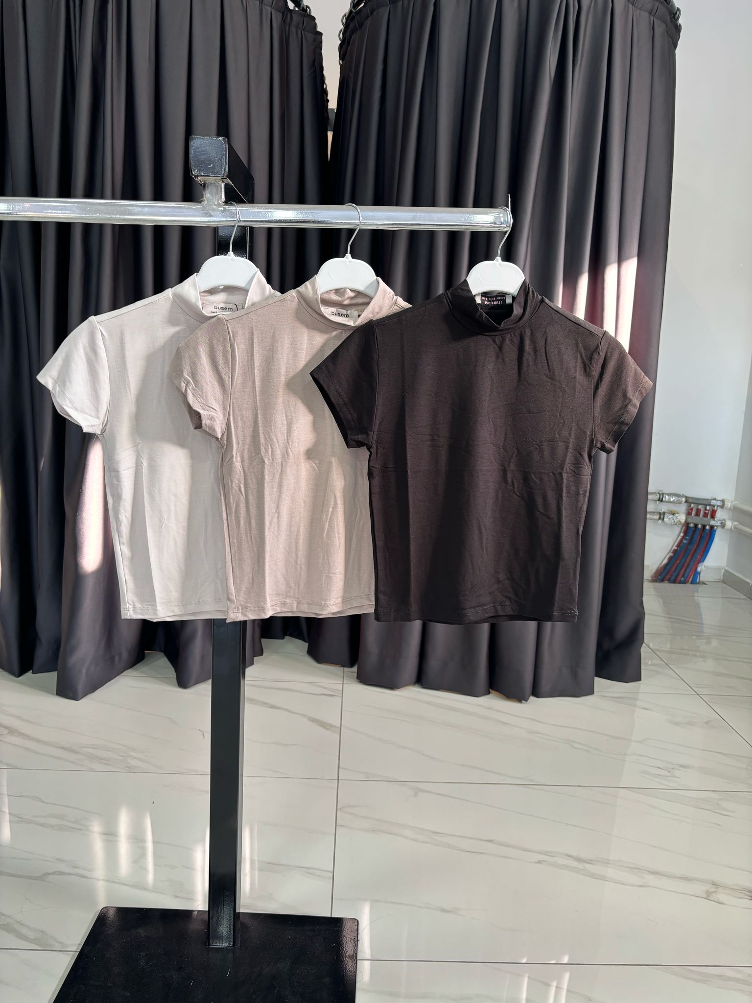 BUSEM KISA FİT BLUZ