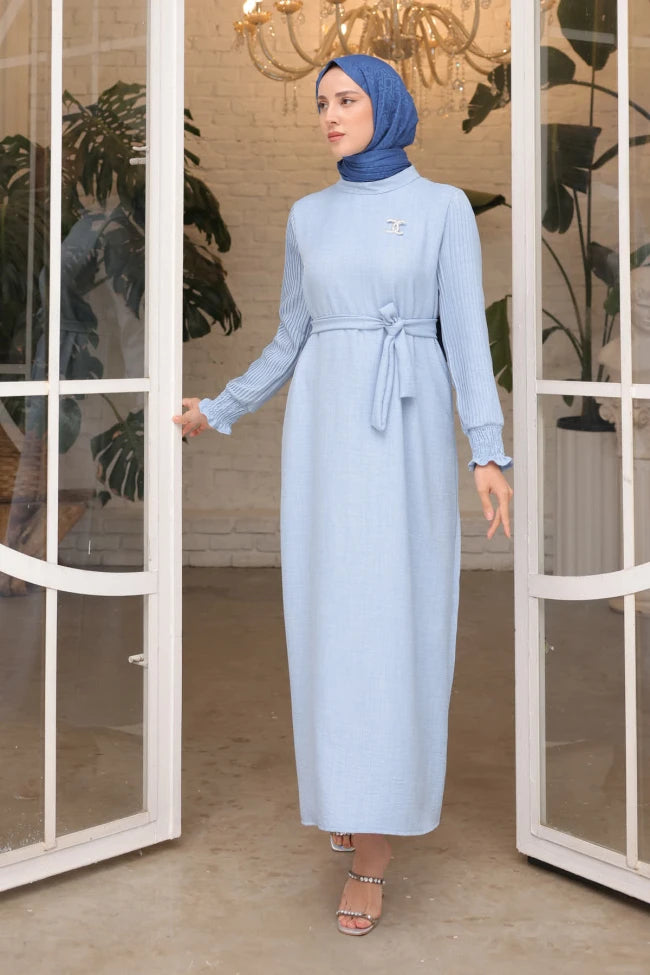 KOLLARI PİLİSELİ GİPELİ KUŞAKLI ELBİSE