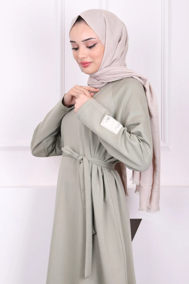 BEL KUŞAKLI BİSİKLET YAKA ELBİSE