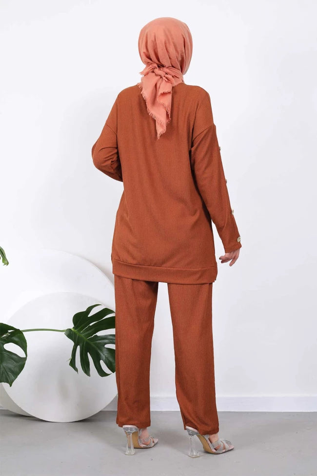KOLYELİ KOLLARI DÜĞMELİ TUNİK PANTOLON TAKIM