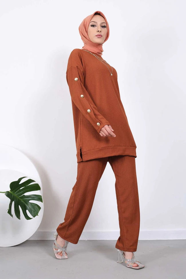 KOLYELİ KOLLARI DÜĞMELİ TUNİK PANTOLON TAKIM